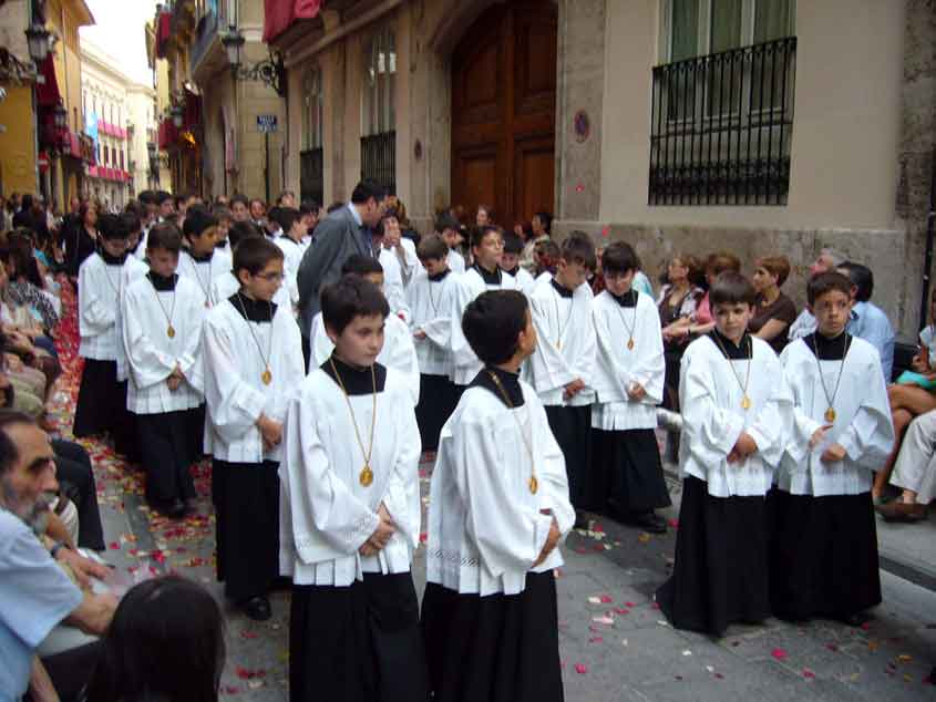 procesion fiesta virgen desamparados valencia