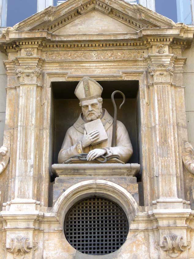 CAPILLA SAN VALERO PLAZA ALMOINA VALENCIA