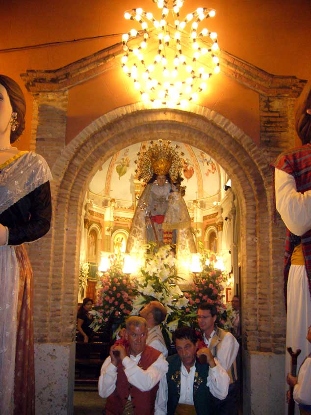 VIRGEN DE LOS DESAMPARADOS BARRIO SAN ISIDRO VALENCIA